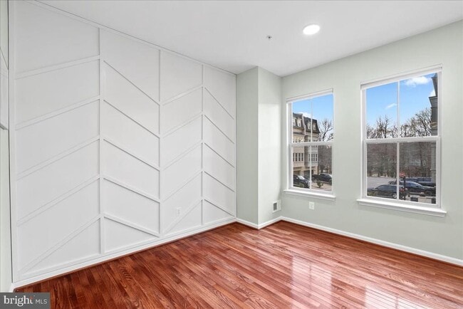 Building Photo - 702 Sentry Square