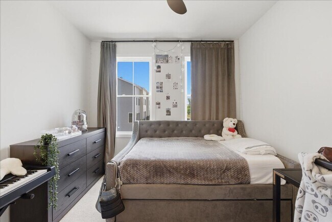 Building Photo - Welcome to this stunning, newly built 2025 townhome nestled in the heart of Brambleton