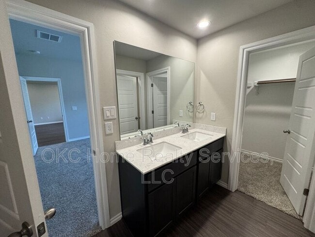 Building Photo - 4217 Palmetto Blf Dr