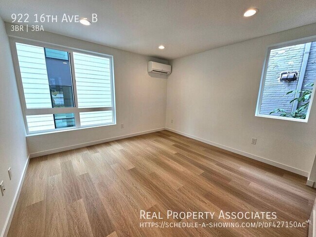 Building Photo - 922 16th Ave