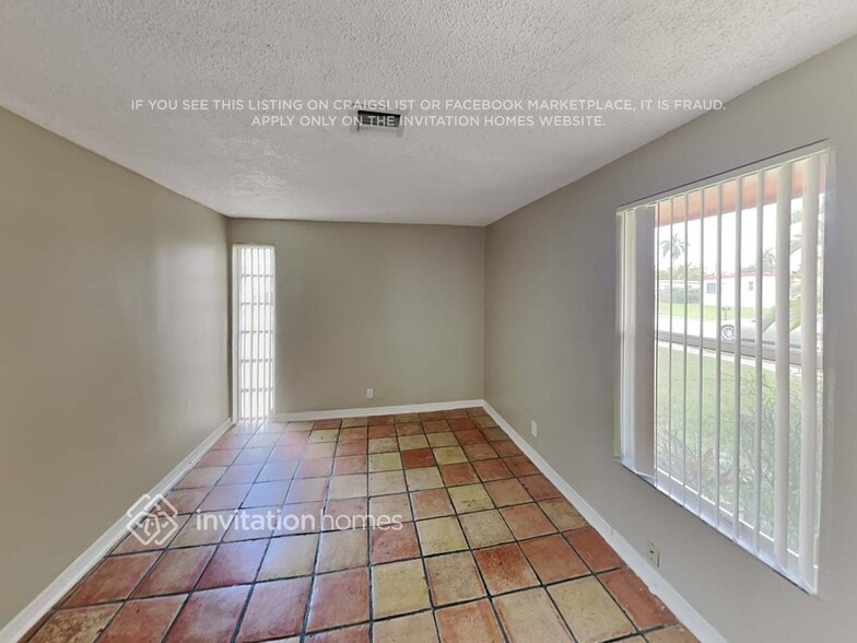 Building Photo - 5808 NW 19th Ct