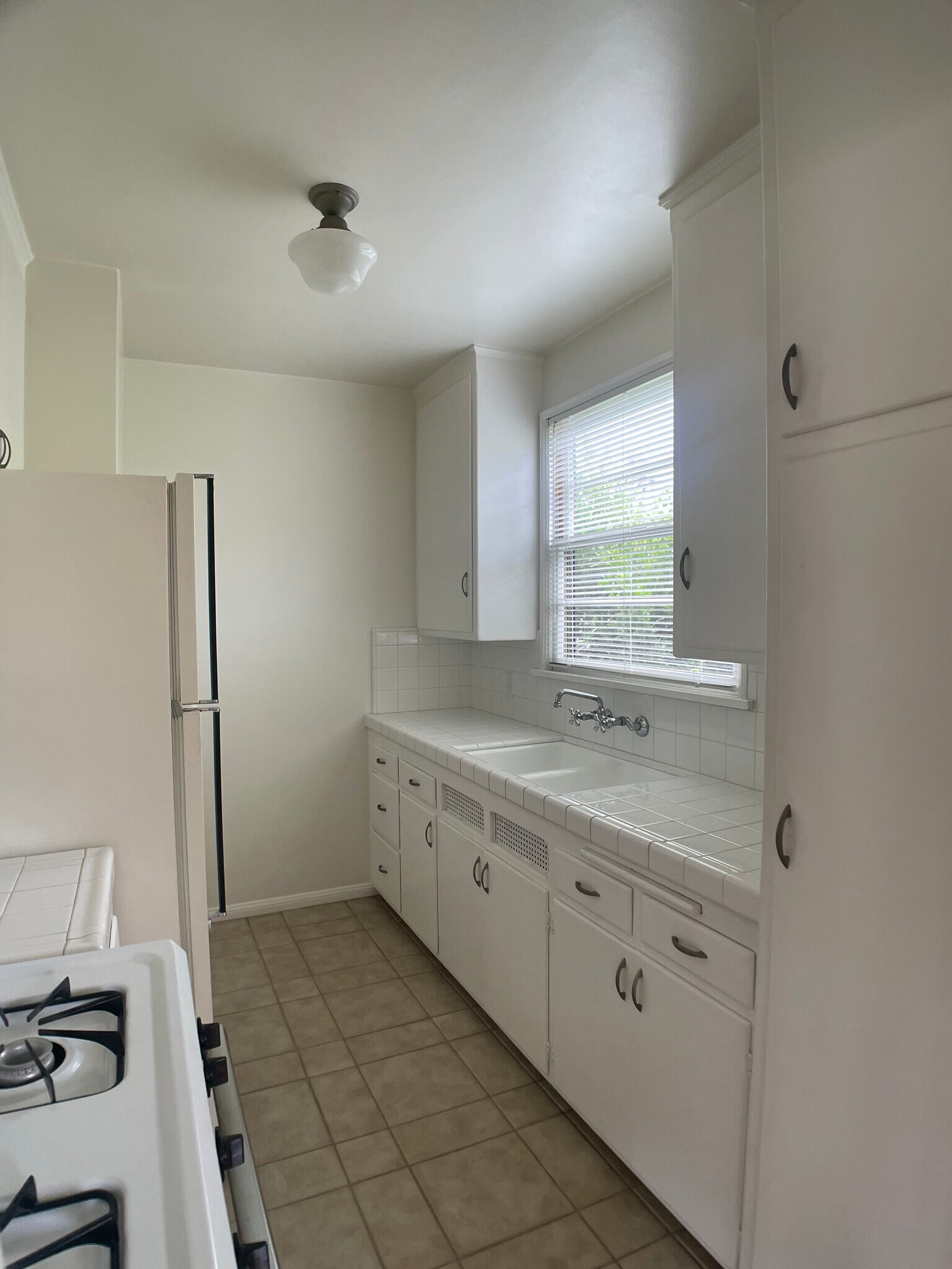 Kitchen - 1008 Euclid St