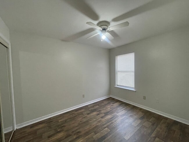 Building Photo - Come and Get It Before It's Gone! Bonus Room A Plus!