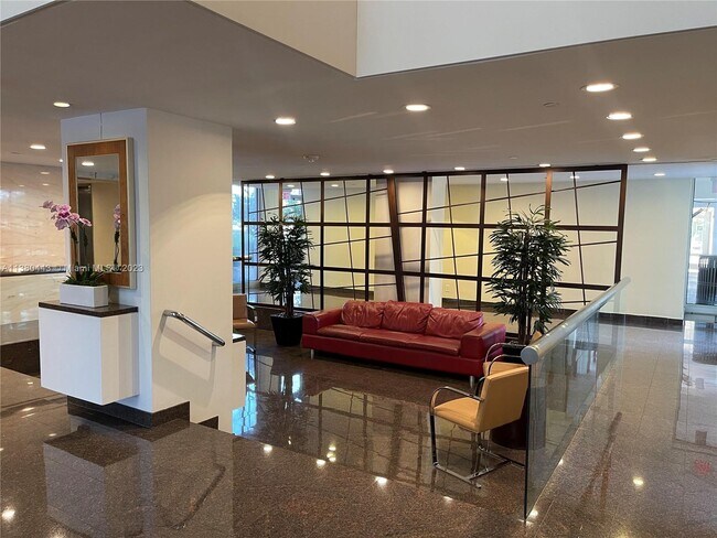 Building Photo - 1541 Brickell Ave