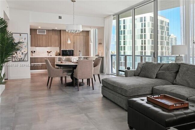 Building Photo - 17550 Collins Ave