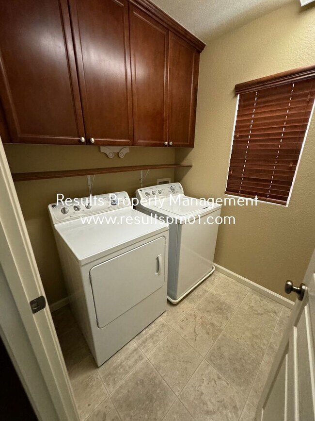 Building Photo - Coming Soon! Lovely Courtyard Home 3 Bedroom w Bonus Rm