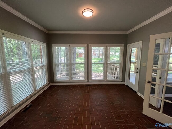 Building Photo - 146 Bob White Dr