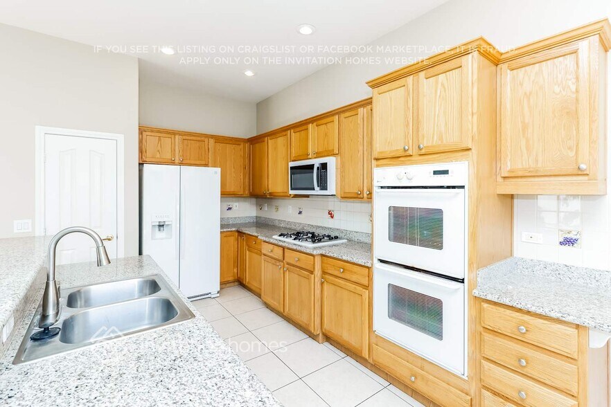 Building Photo - 8738 Running Waters Ct