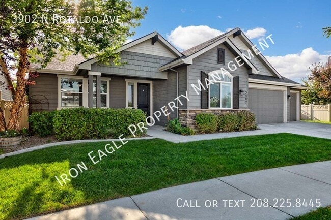 Building Photo - 3902 N Rotaldo Ave