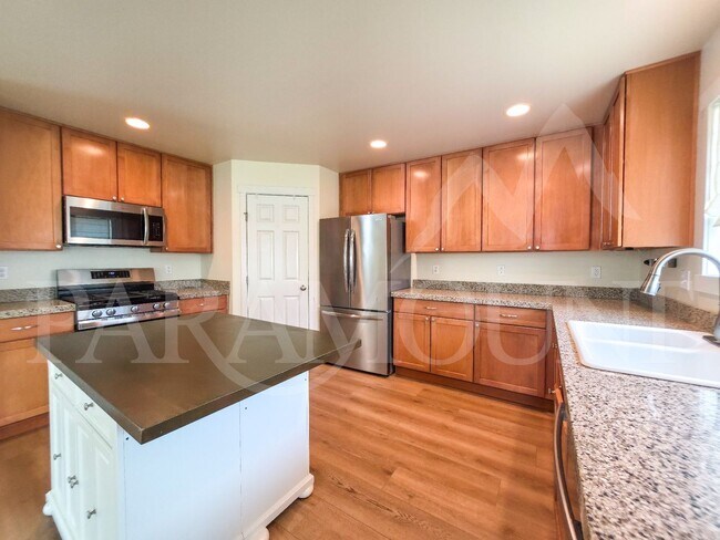 Building Photo - 2163 SW Warbler Way
