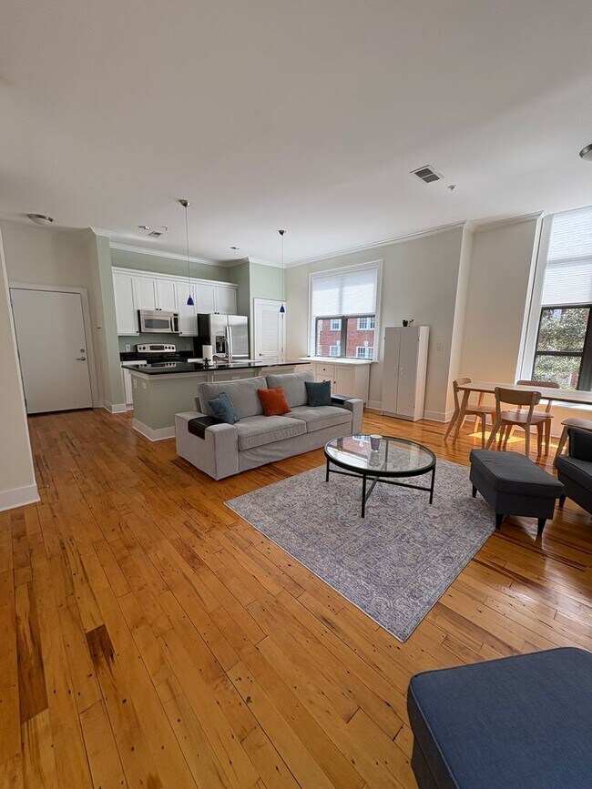 Building Photo - 1 Bedroom 1 Bath Condo Downtown Greenville...