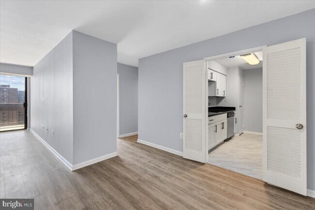 Building Photo - 5300 Holmes Run Pkwy