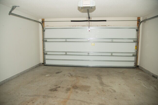 Building Photo - "Charming 3-Bedroom Retreat with 2 Full Baths in Mary Esther, FL!"