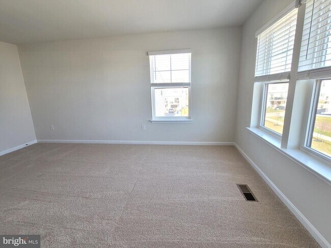 Building Photo - 762 Union St