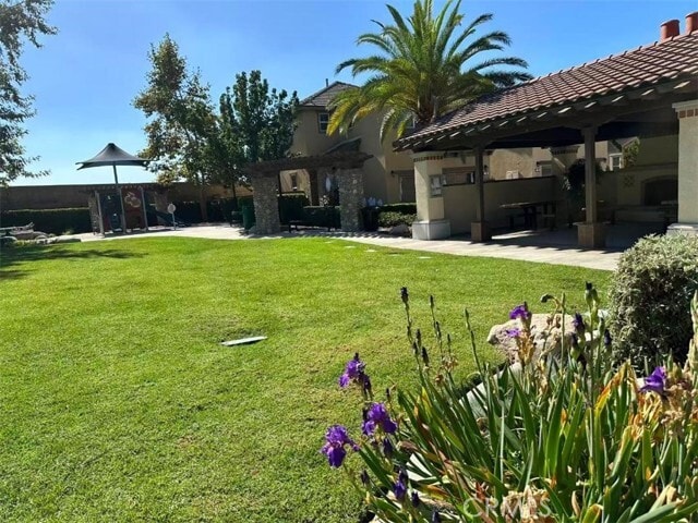 Building Photo - 650 Huron Pl