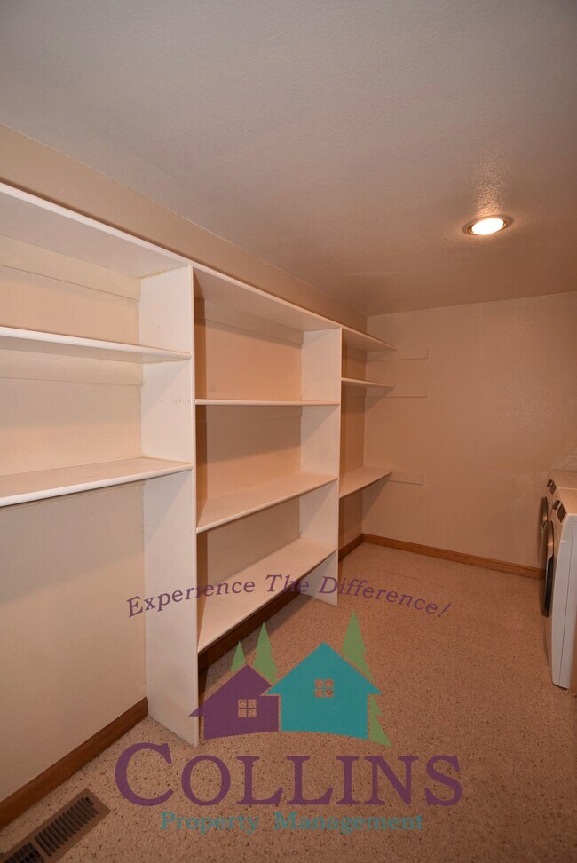 Building Photo - 18389 Jayhawk Dr