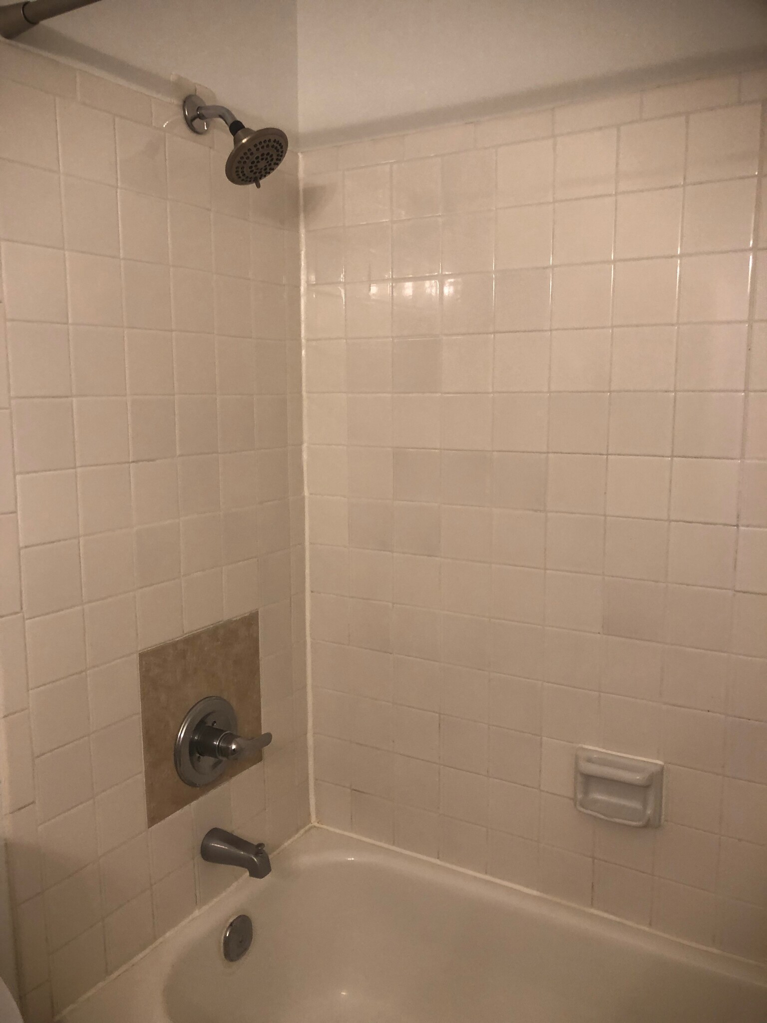 2nd Bathroom Shower/Tub - 3300 Pebblebrook Dr