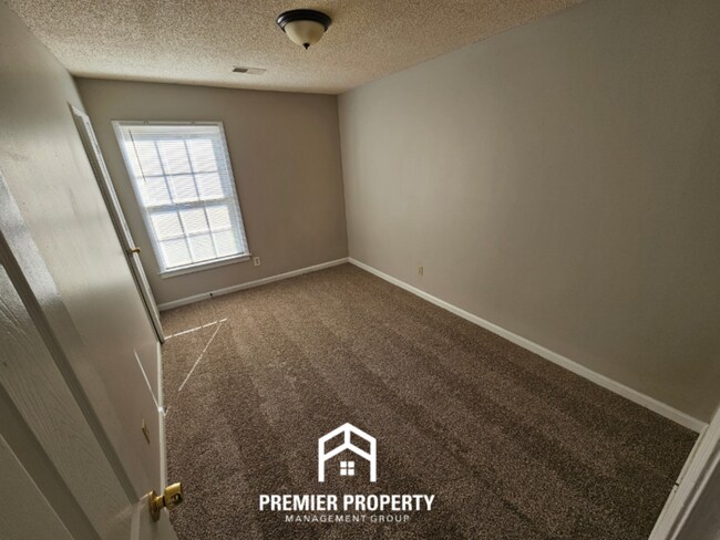 Building Photo - 6617 Rocky Park Dr