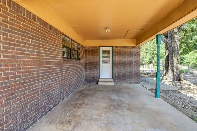 Building Photo - 3 Bedroom 1 Bathroom House in Texarkana, AR