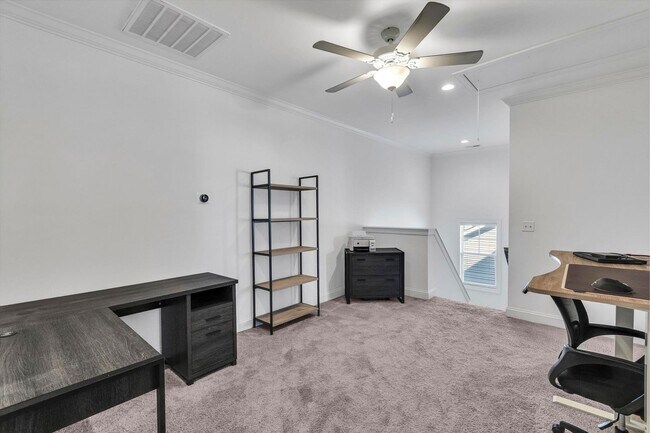 Building Photo - Move in Special!!! $500 off first months r...