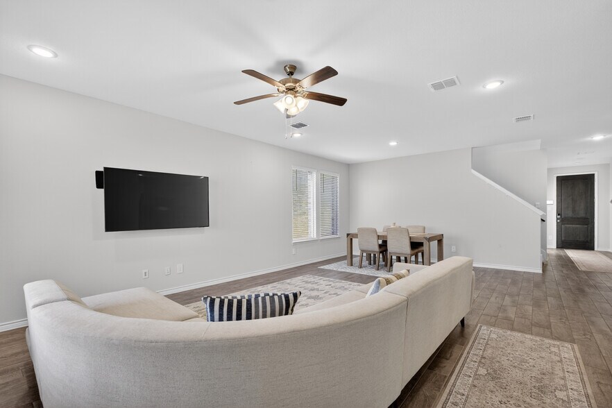 Building Photo - 8125 Danny Scarth Ln