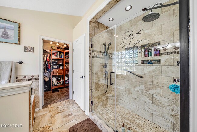 Building Photo - 625 Amberjack Dr