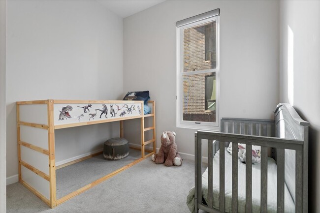 Building Photo - 1867 N Halsted St