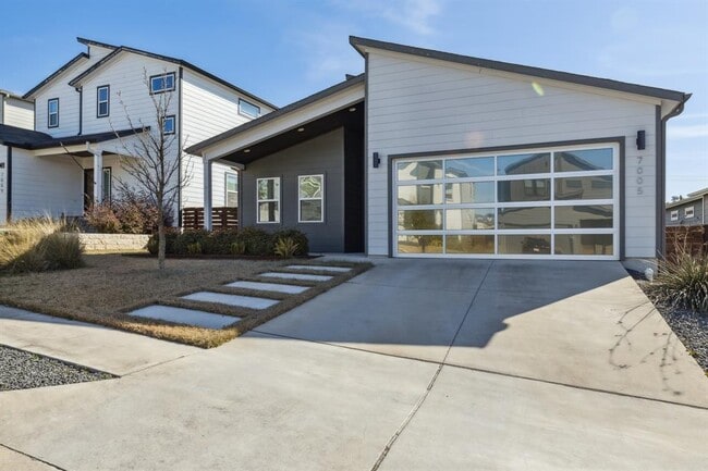Building Photo - 7005 Boyle Dr