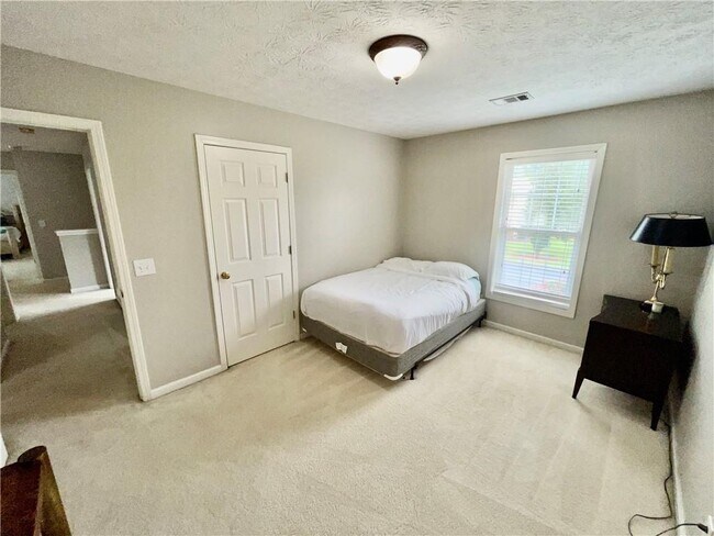 Building Photo - 2465 Lunetta Ln