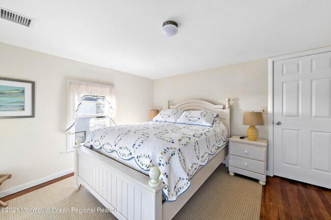 Building Photo - 1211 Ocean Ave N