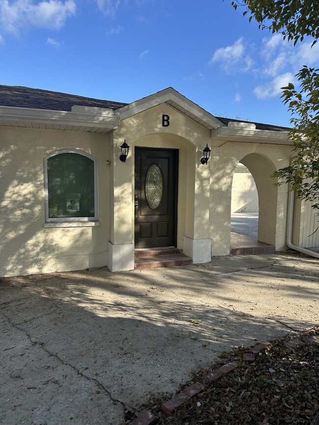 Building Photo - 3111 W Spruce St