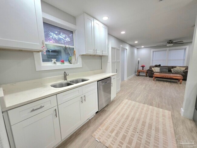 Building Photo - 18 Milton Rd