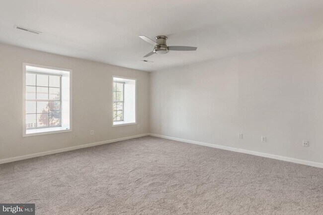 Building Photo - 1454 McLean Mews Ct