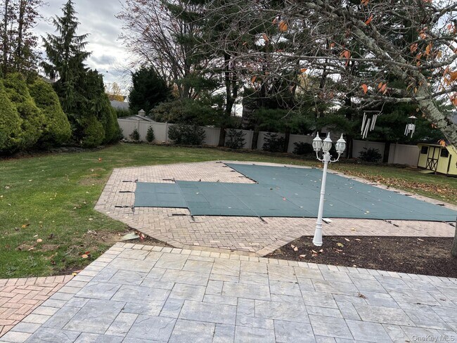 Building Photo - 71 Maple Ave