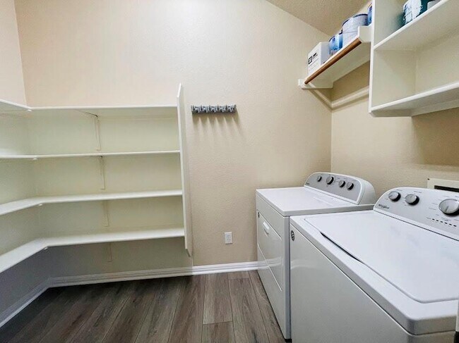 Building Photo - 15425 Fisher Island Dr