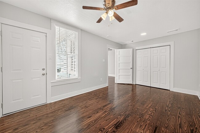 Building Photo - 1814 33rd St