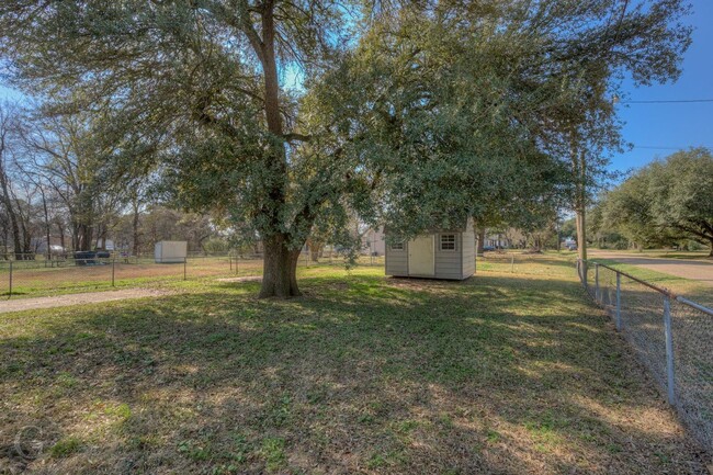 Building Photo - Bossier - 3 Bed 1 Bath - Housing Vouchers ...