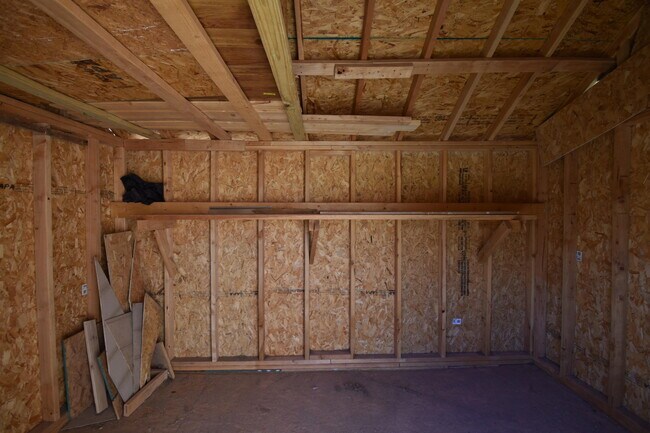 Building Photo - 1610 137th St