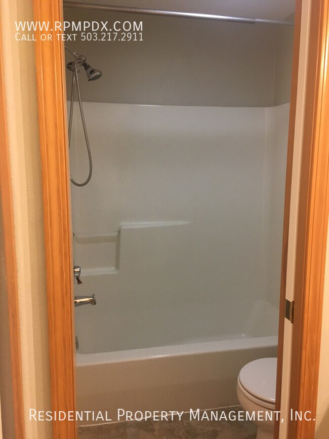 Building Photo - Refreshed Rental Rate - Coveted Sherwood H...