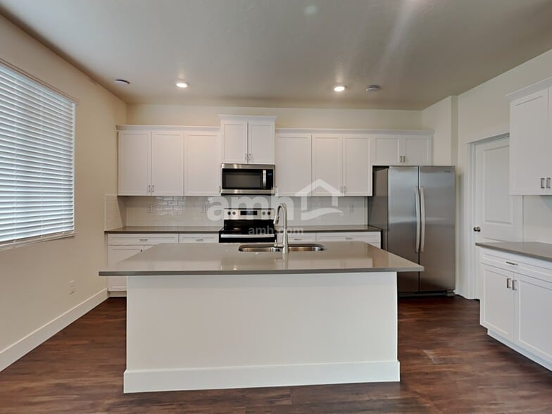 Building Photo - 9329 Wabash St