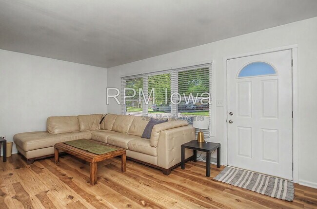 Building Photo - 2116 Ferndale Ave