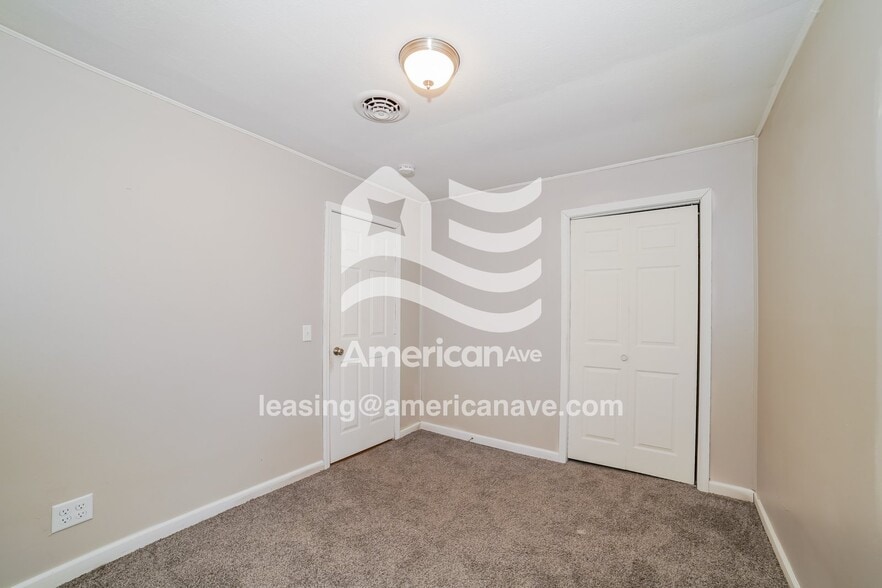 Building Photo - 302 Wagner St