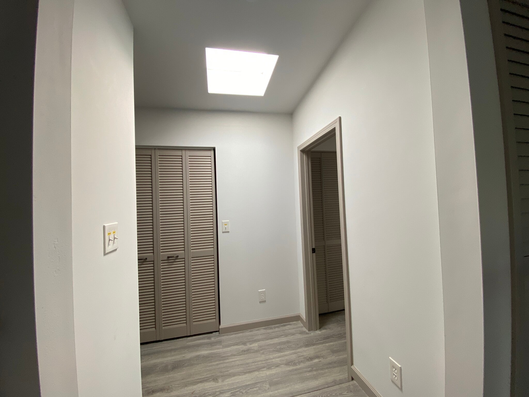 Skylight lit master bedroom entrance. - 3716 Claudine St