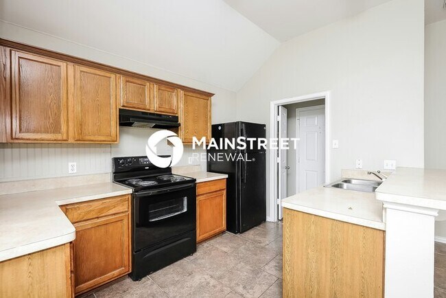 Building Photo - 3 Bedroom Pet-Friendly Home in Crowley, TX with Main Street Renewal