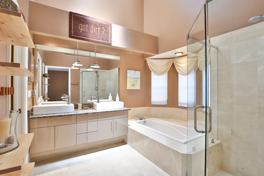 Master Suite Bathroom 1 - 4700 Tivoli Ave