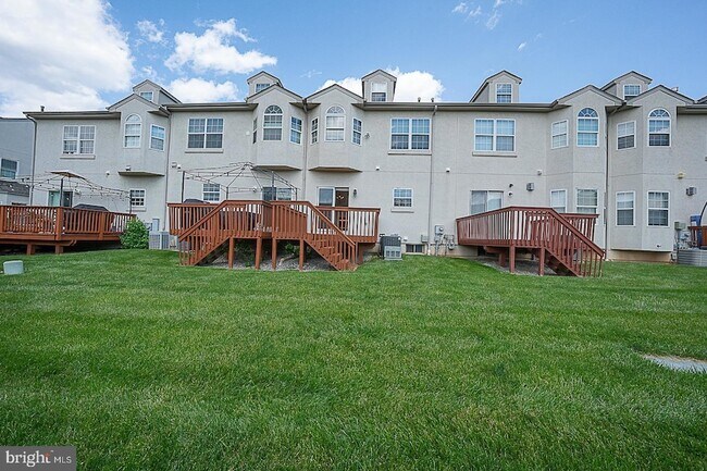 Building Photo - 757 Whitetail Cir