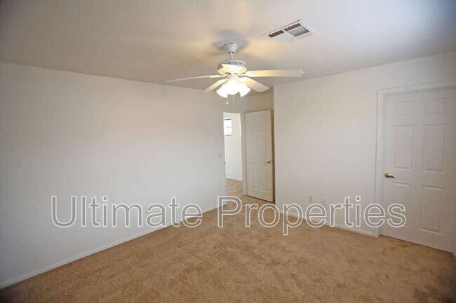 Building Photo - 1505 E Sahuaro Dr