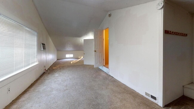 Building Photo - 26 W Hollister St