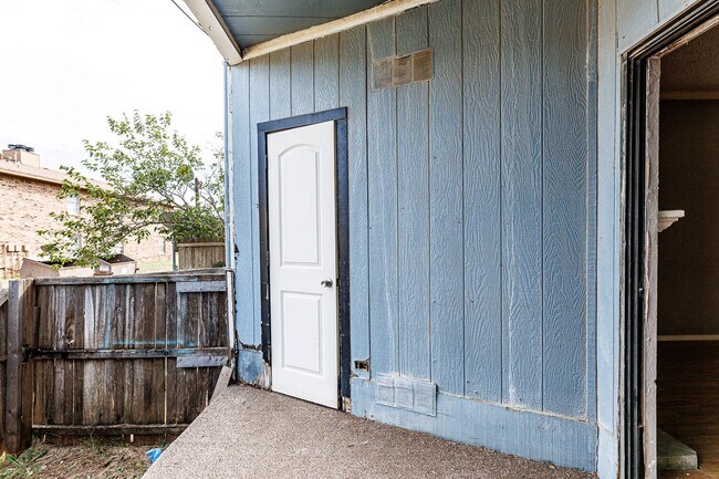 Building Photo - 7405 Avenue X