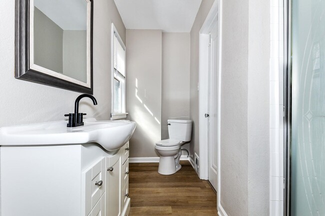 Building Photo - College Hill Home for rent! 4 bedroom 2 bath!